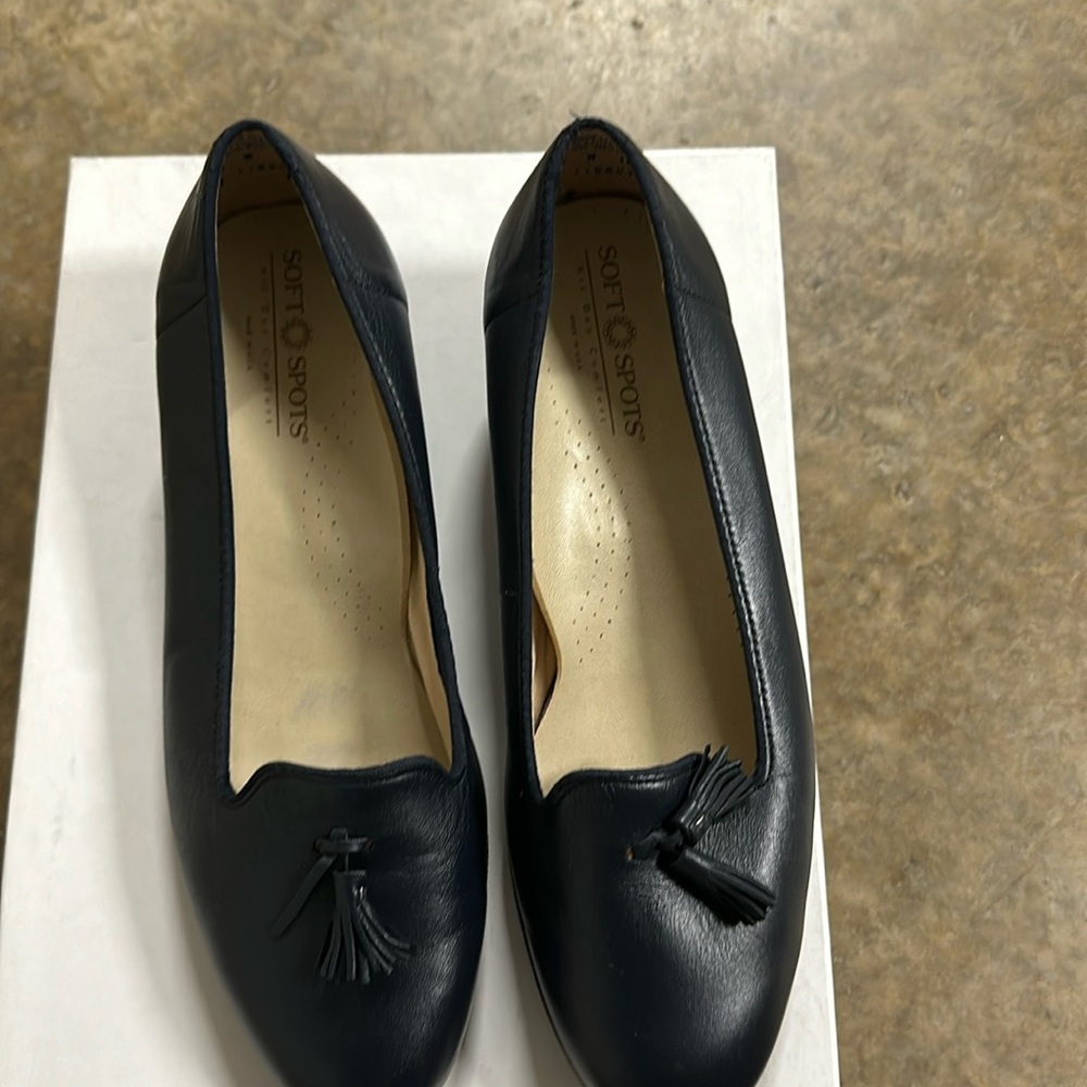 Soft Spots Women Shoes